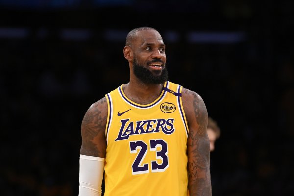 恒盈策略 湖记: 我认为詹姆斯预告与退役无关 但我确实觉得这会是最后一季